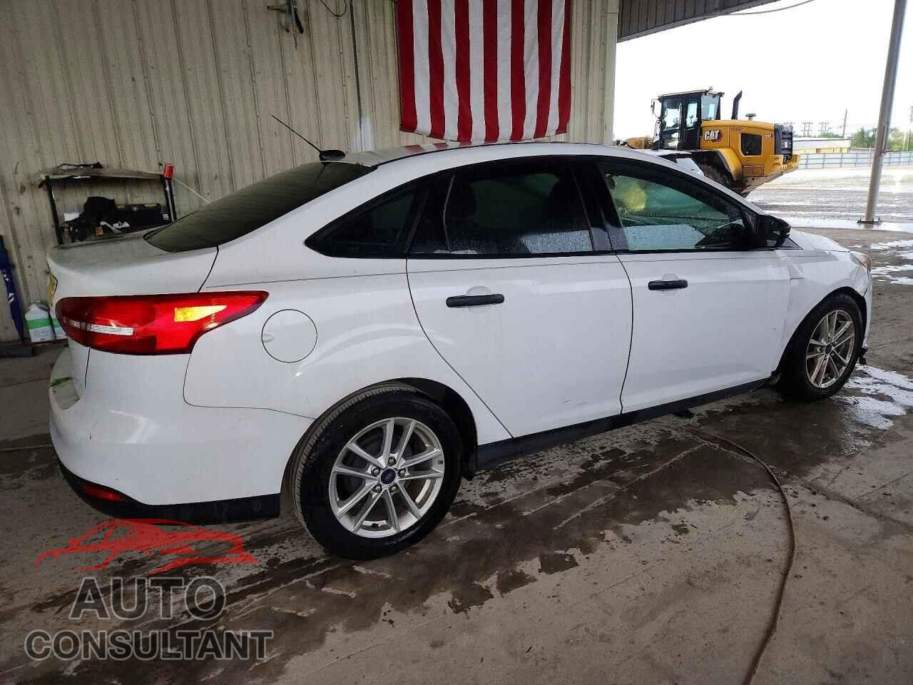 FORD FOCUS 2018 - 1FADP3E24JL269360