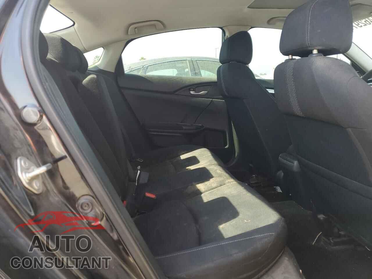 HONDA CIVIC 2018 - 2HGFC2F71JH537878
