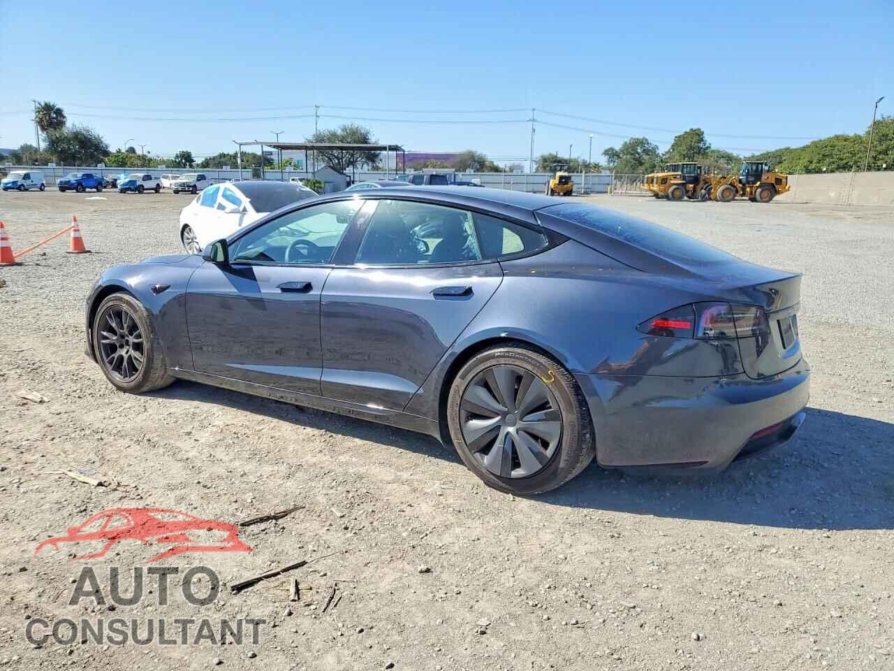 TESLA MODEL S 2023 - 5YJSA1E55PF529200