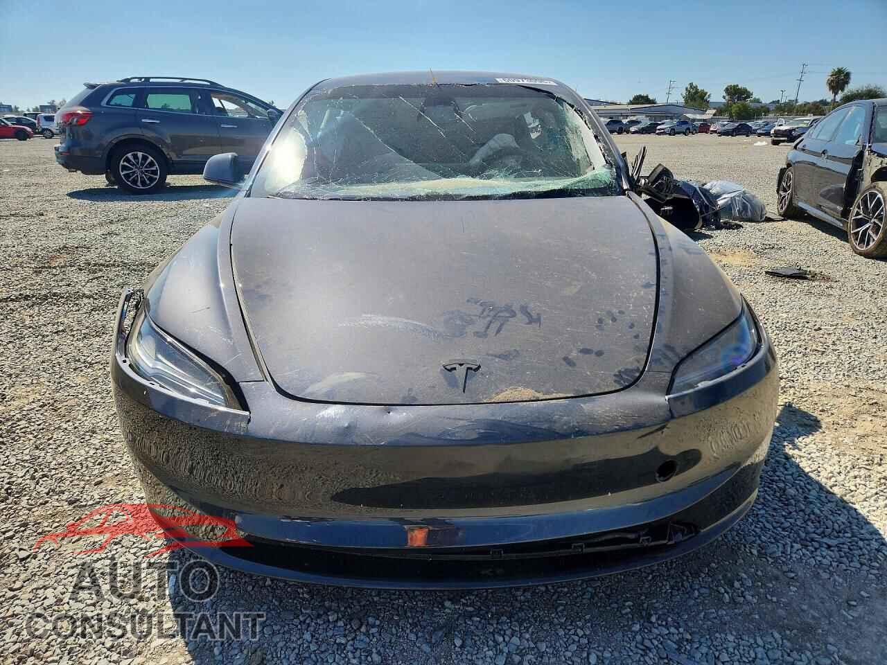 TESLA MODEL 3 2025 - 5YJ3E1EA4SF012842