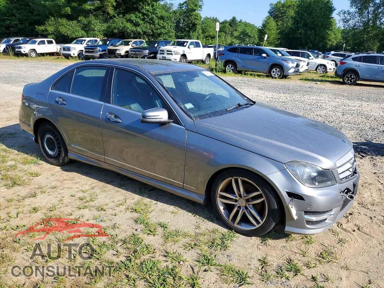 MERCEDES-BENZ C-CLASS 2012 - WDDGF8BB6CR193545