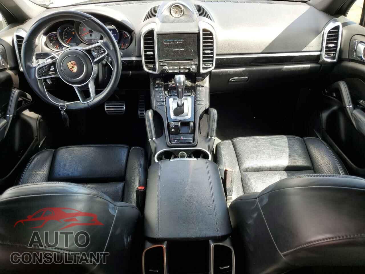 PORSCHE CAYENNE 2017 - WP1AB2A26HLA52039