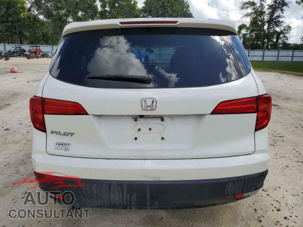 HONDA PILOT 2017 - 5FNYF5H34HB032251