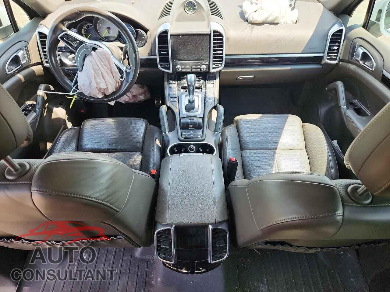 PORSCHE CAYENNE 2017 - WP1AE2A2XHLA76075