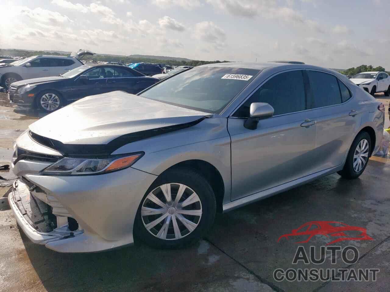 TOYOTA CAMRY 2018 - 4T1B11HK0JU665259