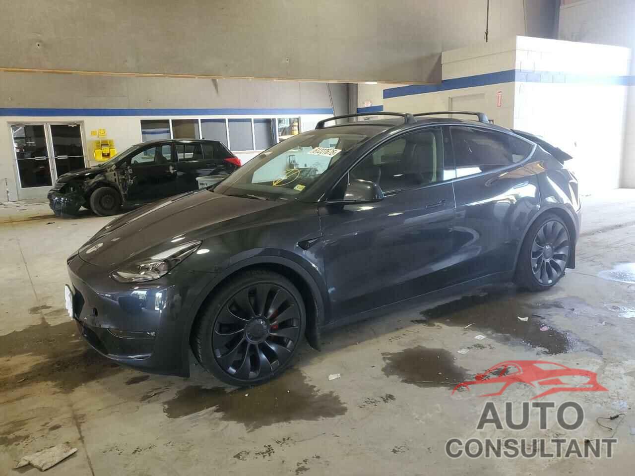 TESLA MODEL Y 2024 - 7SAYGDEF2RF024627