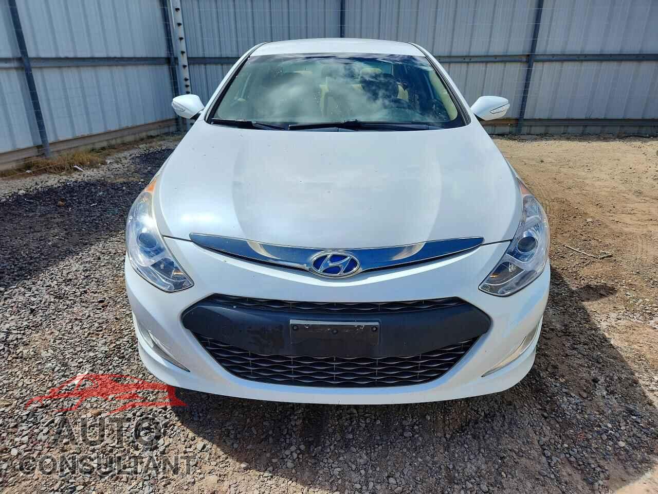 HYUNDAI SONATA 2014 - KMHEC4A43EA114531