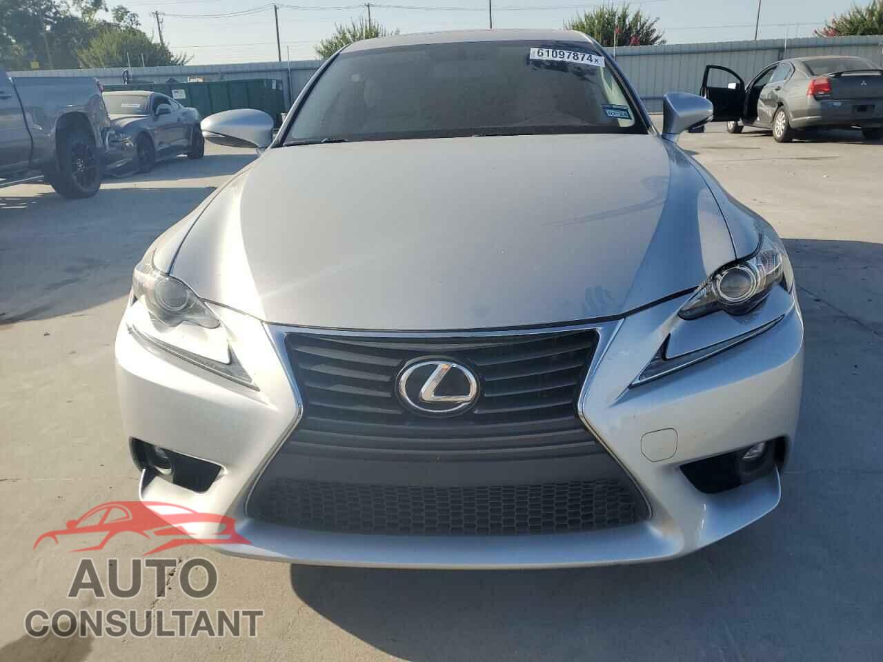 LEXUS IS 2016 - JTHBA1D21G5021975