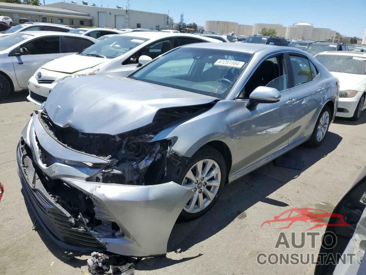 TOYOTA CAMRY 2019 - 4T1B11HK3KU743132