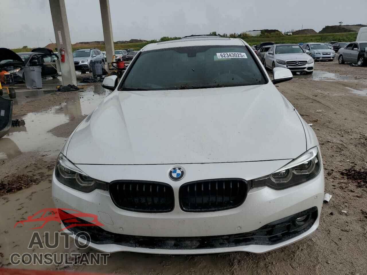 BMW 3 SERIES 2018 - WBA8B9C56JEE82888