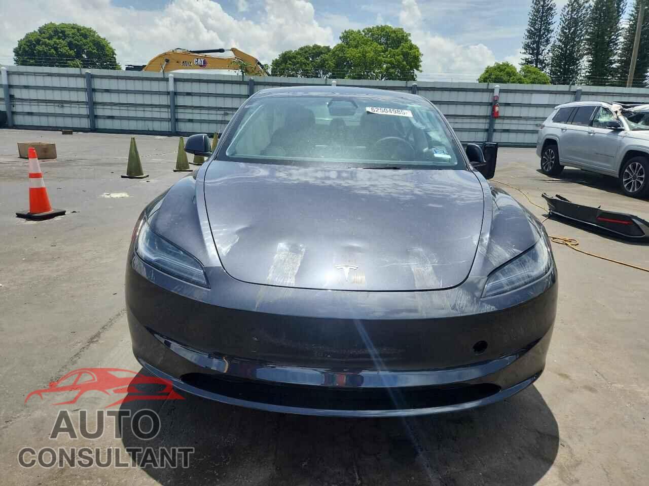TESLA MODEL 3 2024 - 5YJ3E1EA7RF749933