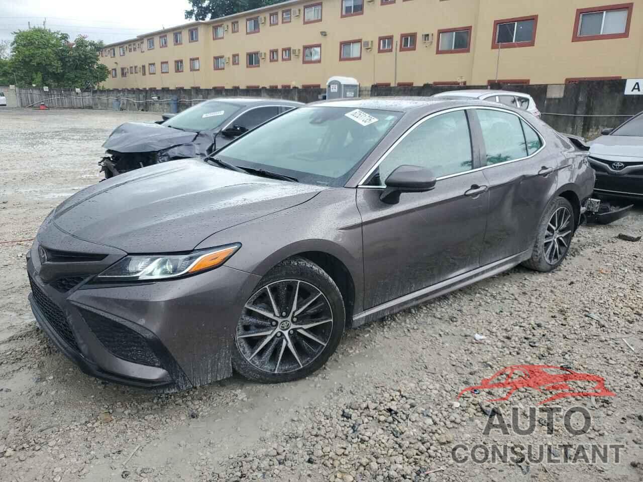TOYOTA CAMRY 2021 - 4T1G11AK0MU473716