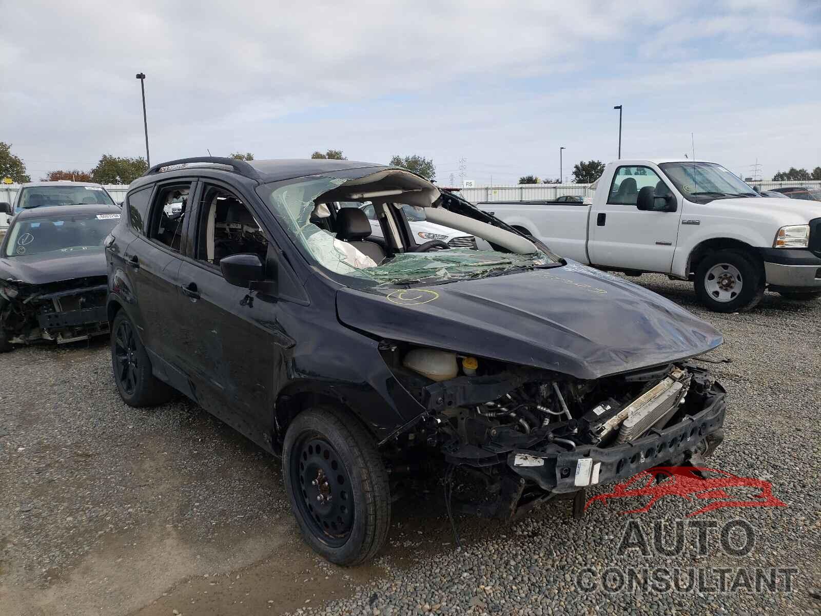 FORD ESCAPE 2017 - 1FMCU0GD6HUC80016