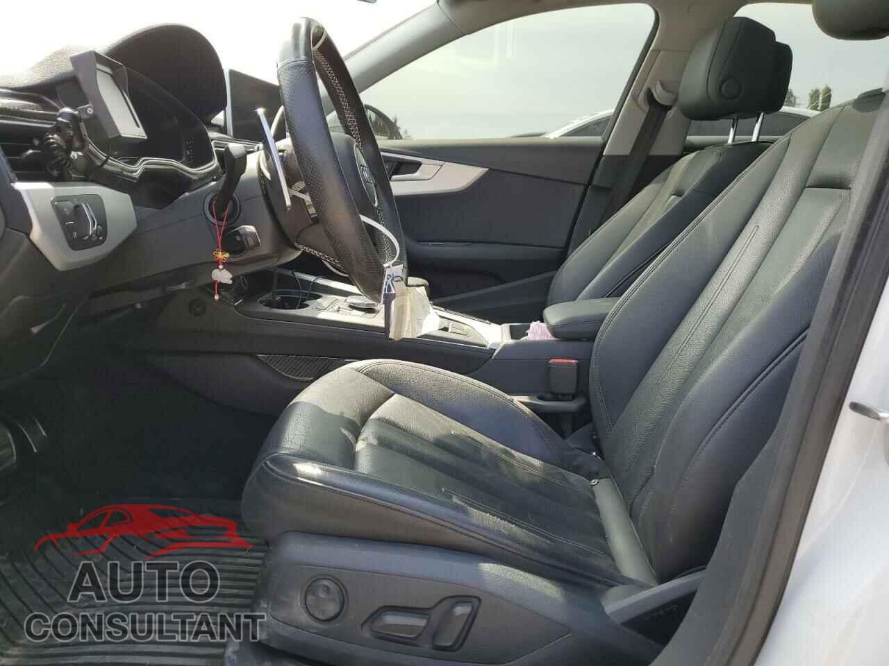 AUDI A4 2017 - WAUDNAF45HN041738
