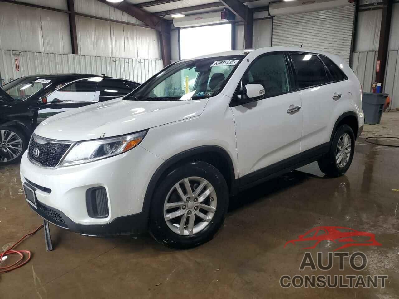 KIA SORENTO 2015 - 5XYKT3A66FG570625