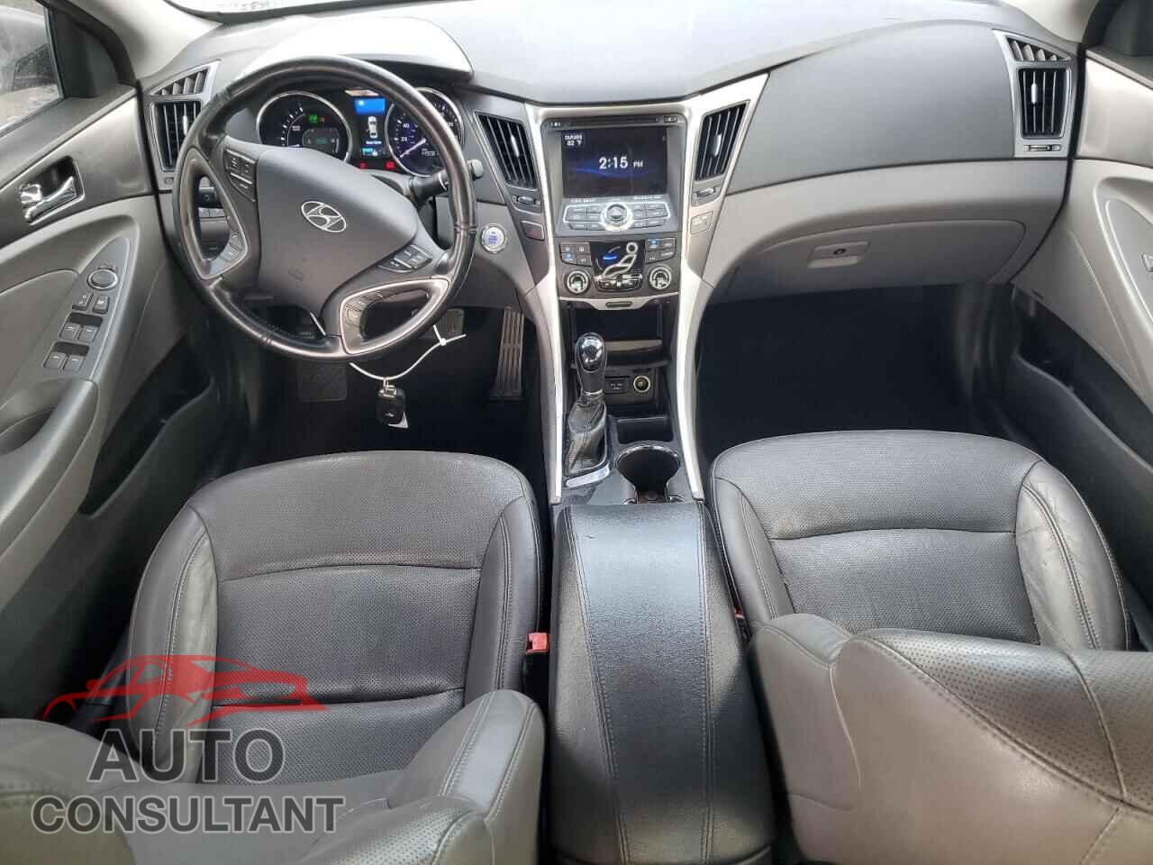 HYUNDAI SONATA 2013 - KMHEC4A42DA084386