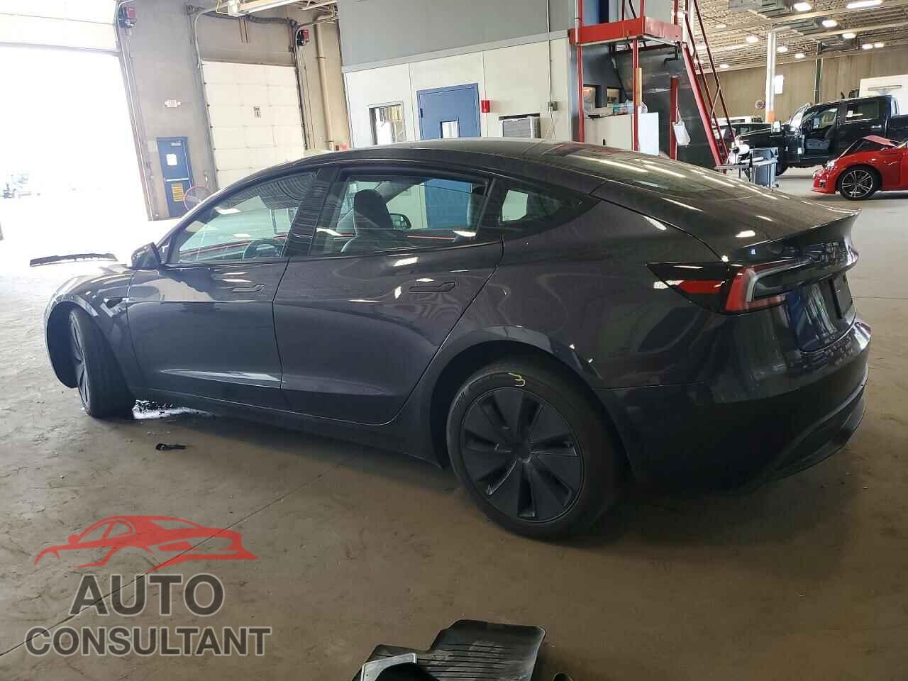 TESLA MODEL 3 2024 - 5YJ3E1EA7RF771219