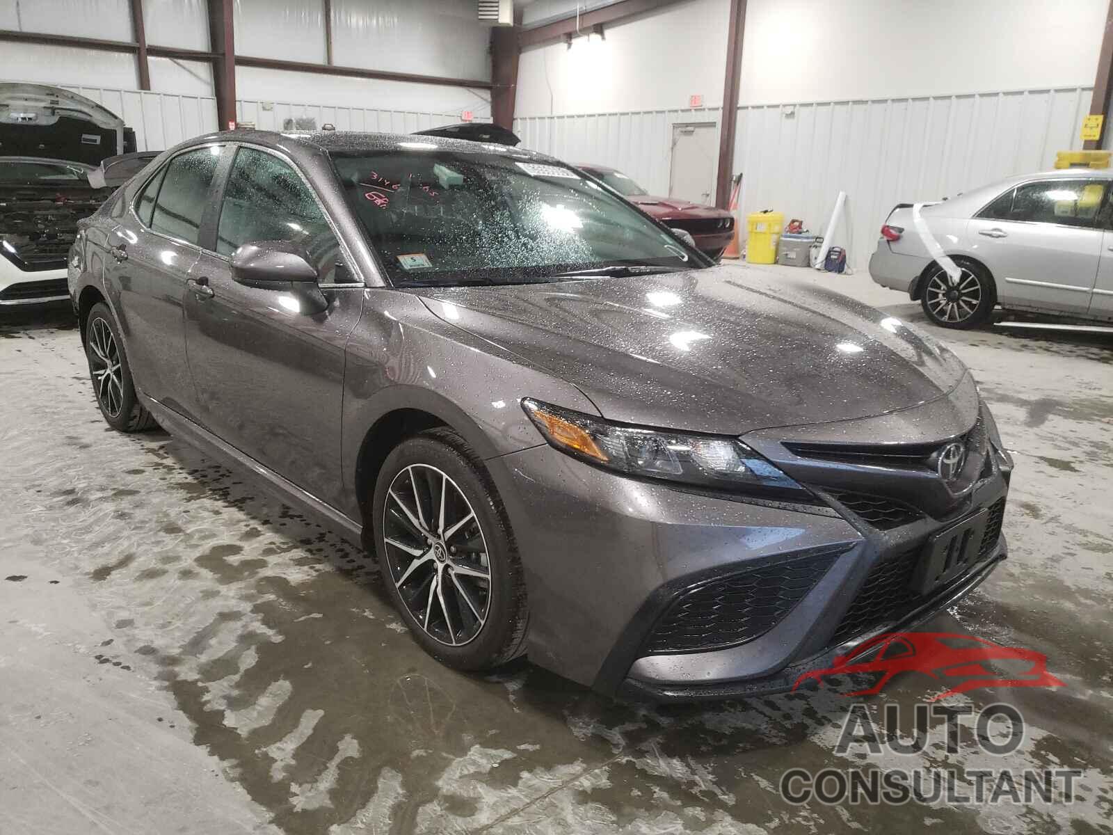 TOYOTA CAMRY 2021 - 4T1G11AK2MU585241