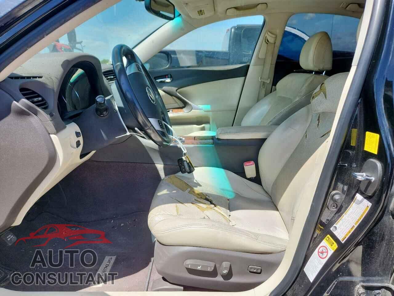 LEXUS IS 2011 - JTHBF5C24B5144155