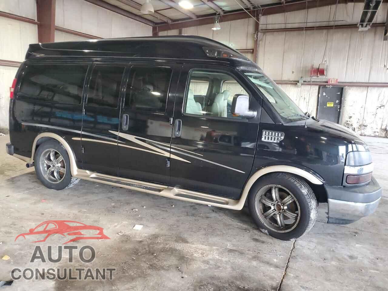 CHEVROLET EXPRESS 2011 - 1GBSGDC41B1121003