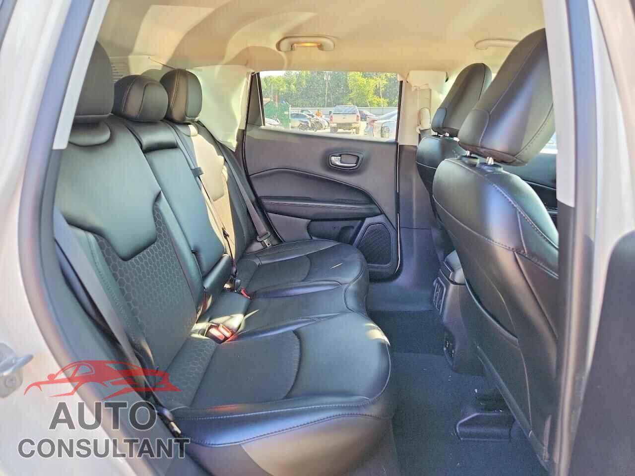 JEEP COMPASS 2020 - 3C4NJDBB4LT173360