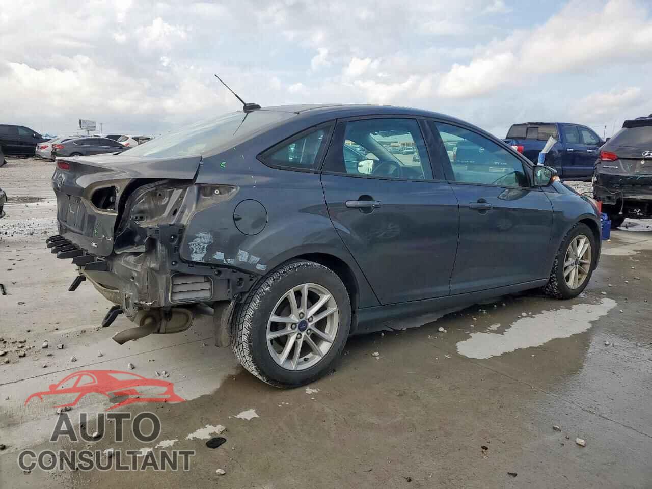 FORD FOCUS 2017 - 1FADP3F24HL325791