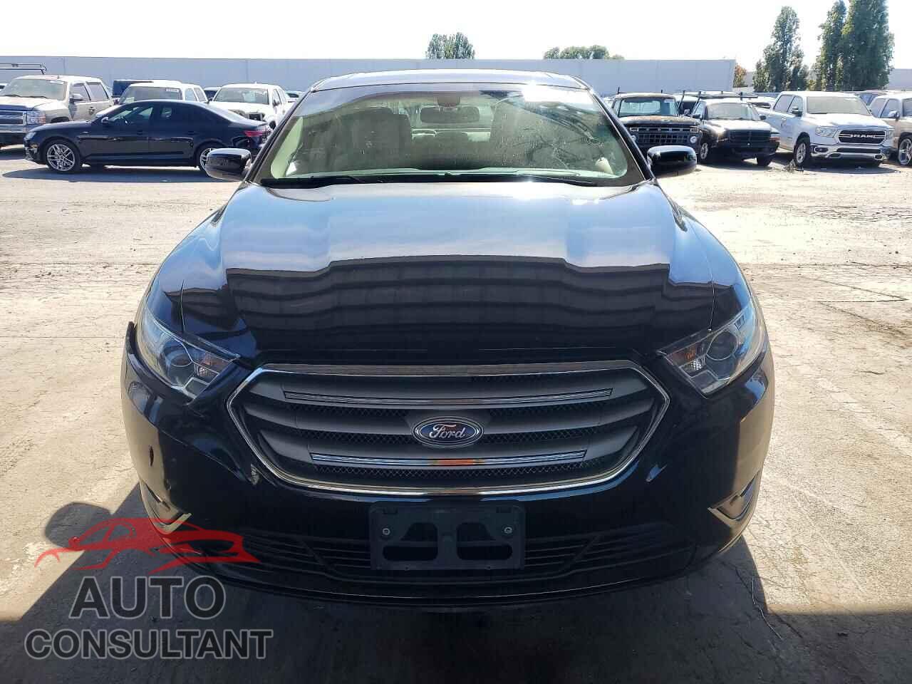 FORD TAURUS 2017 - 1FAHP2E80HG105431