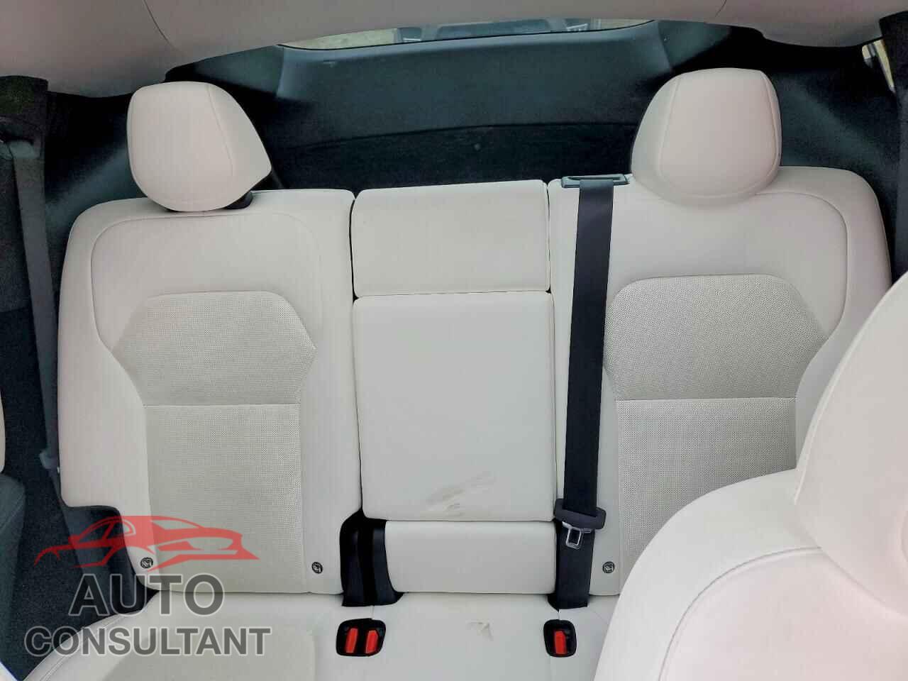 TESLA MODEL Y 2026 - 7SAYGDED1TA490942