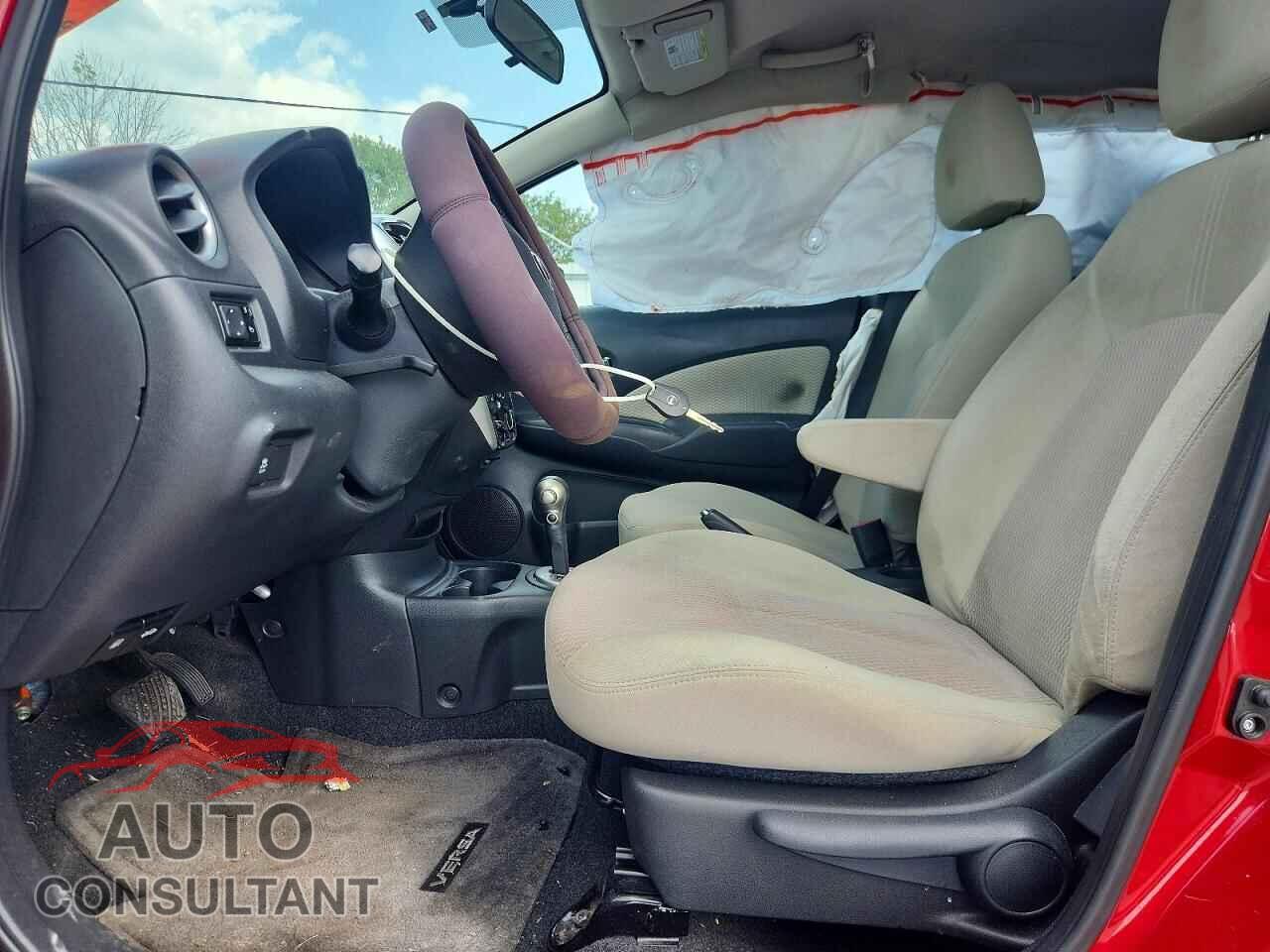 NISSAN VERSA 2015 - 3N1CE2CP8FL390184