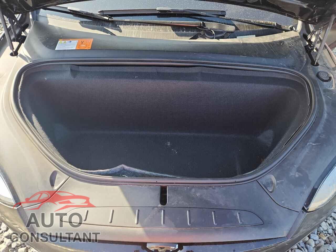 TESLA MODEL X 2017 - 5YJXCBE21HF070096