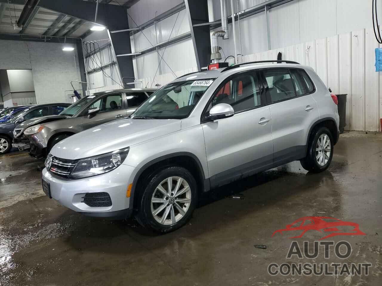 VOLKSWAGEN TIGUAN 2017 - WVGBV7AX9HK043276