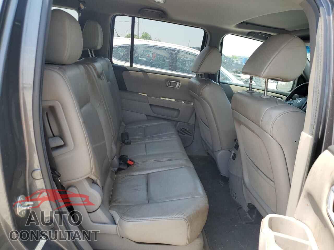 HONDA PILOT 2013 - 5FNYF4H55DB003539