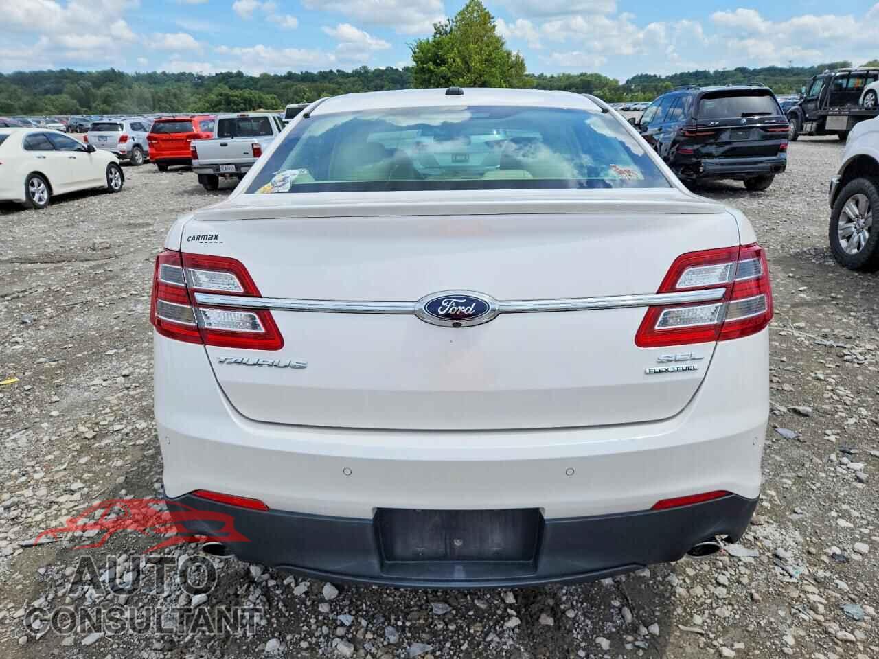 FORD TAURUS 2015 - 1FAHP2E89FG179976