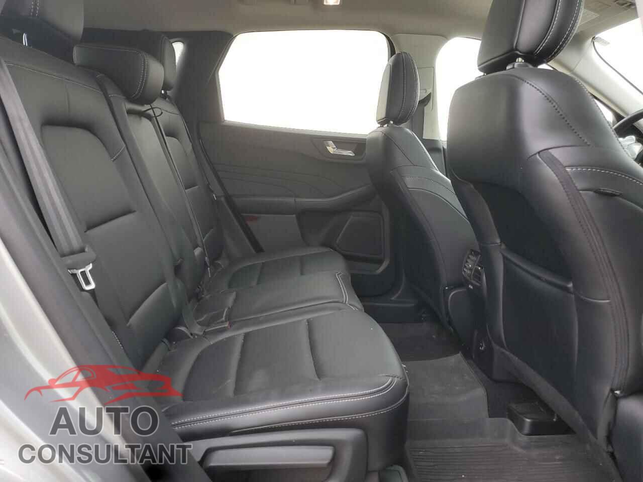 FORD ESCAPE 2021 - 1FMCU9H93MUB13105
