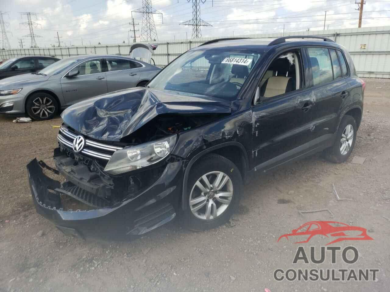 VOLKSWAGEN TIGUAN 2017 - WVGBV7AX2HK000107