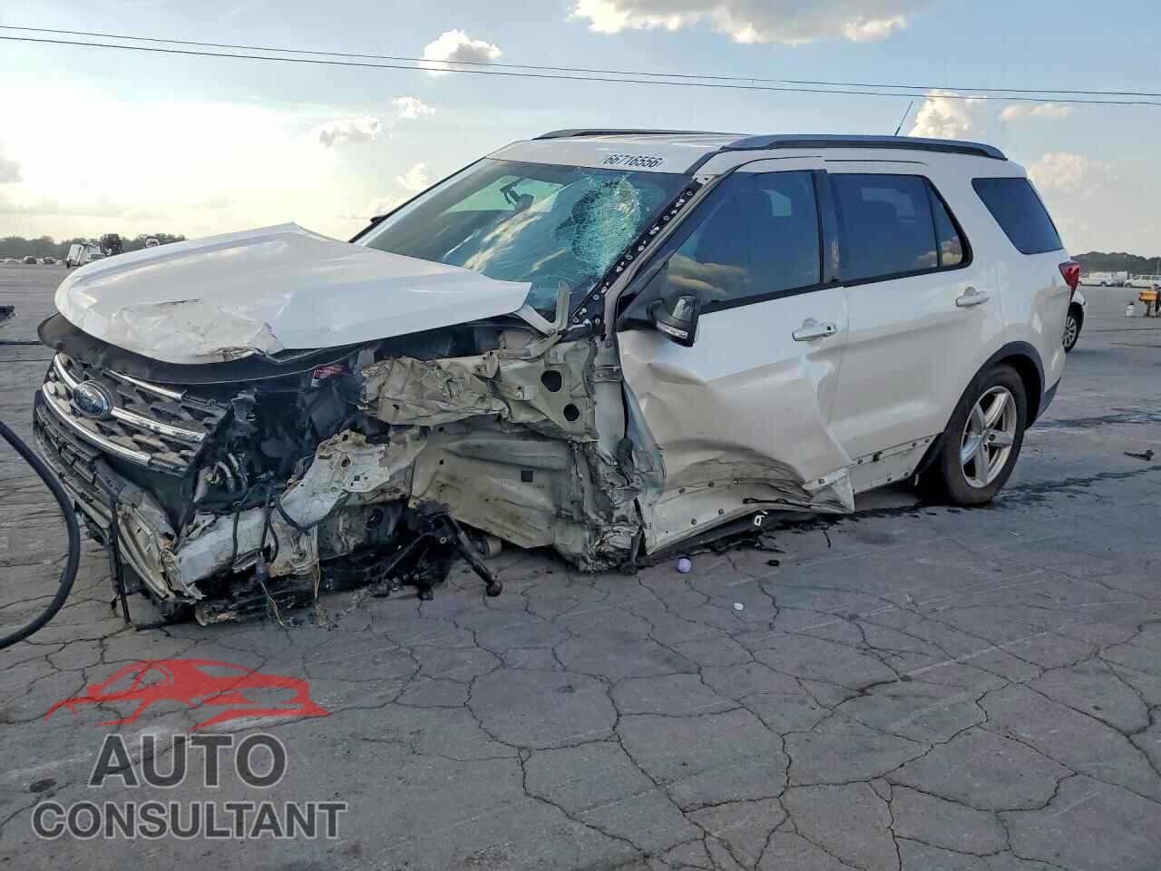 FORD EXPLORER 2018 - 1FM5K7D86JGB25999