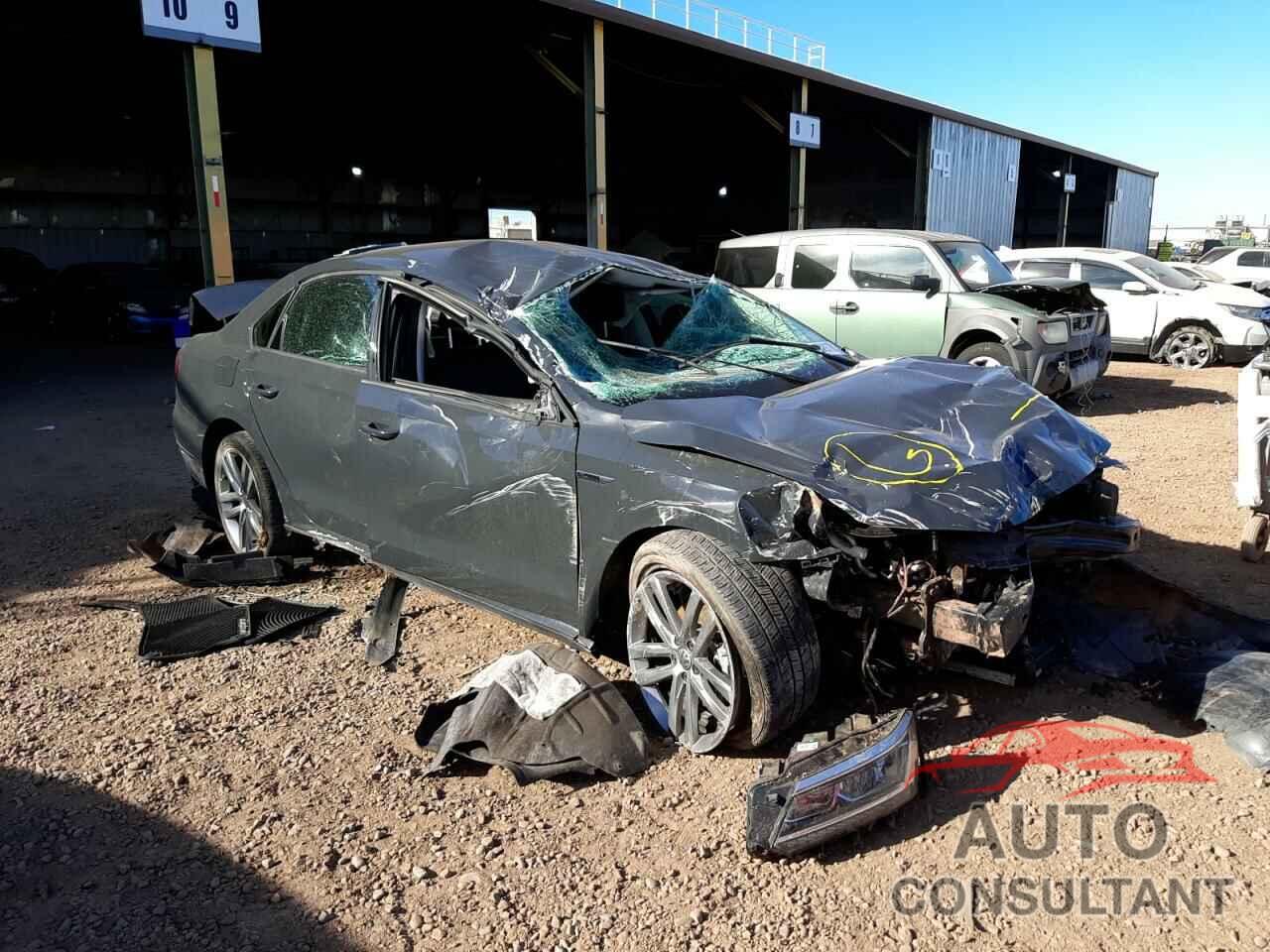VOLKSWAGEN PASSAT 2018 - 1VWAA7A30JC023827