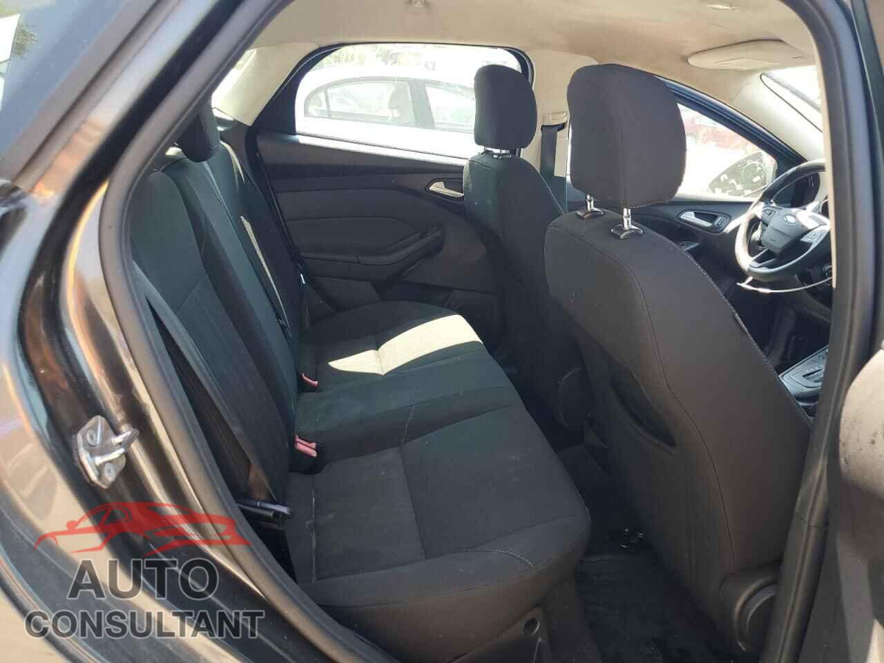 FORD FOCUS 2017 - 1FADP3FE5HL263392