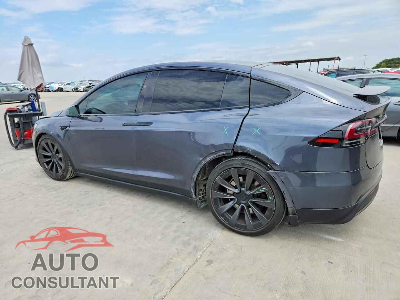 TESLA MODEL X 2023 - 7SAXCBE60PF372421
