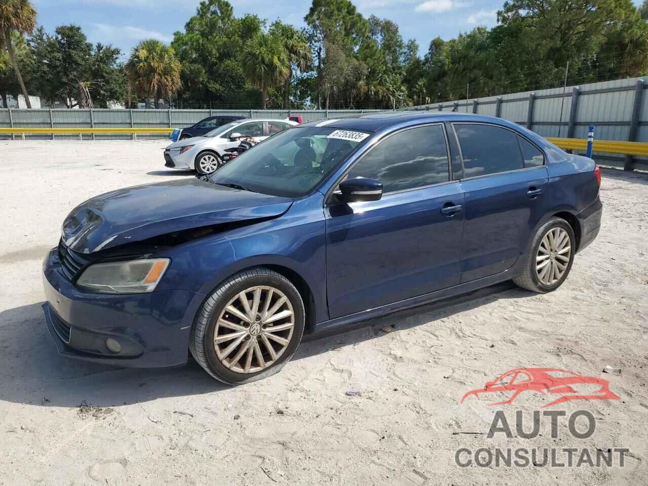 VOLKSWAGEN JETTA 2011 - 3VWLX7AJ3BM325635