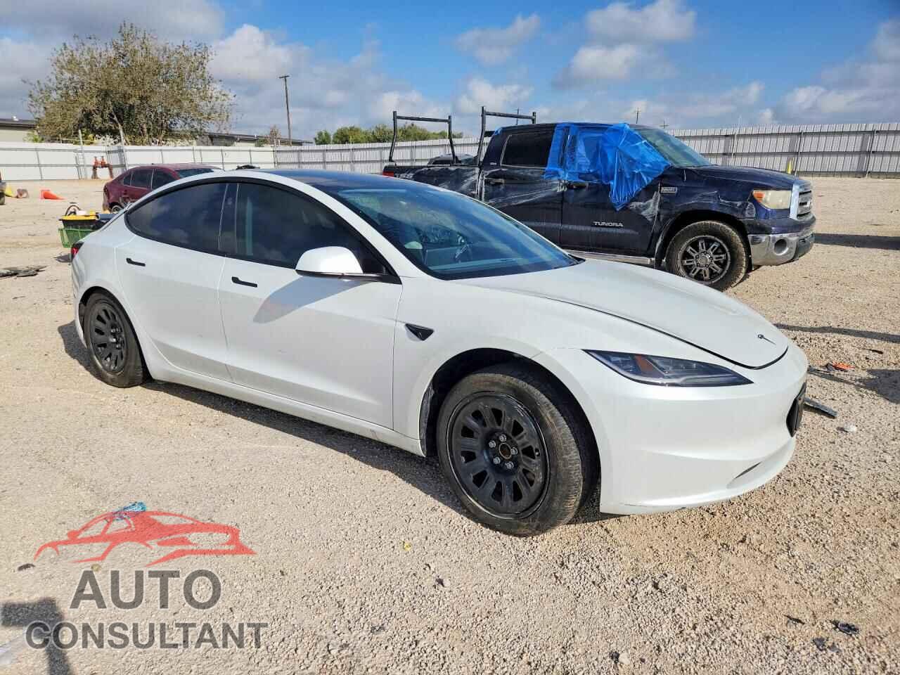 TESLA MODEL 3 2025 - 5YJ3E1EA3SF134379