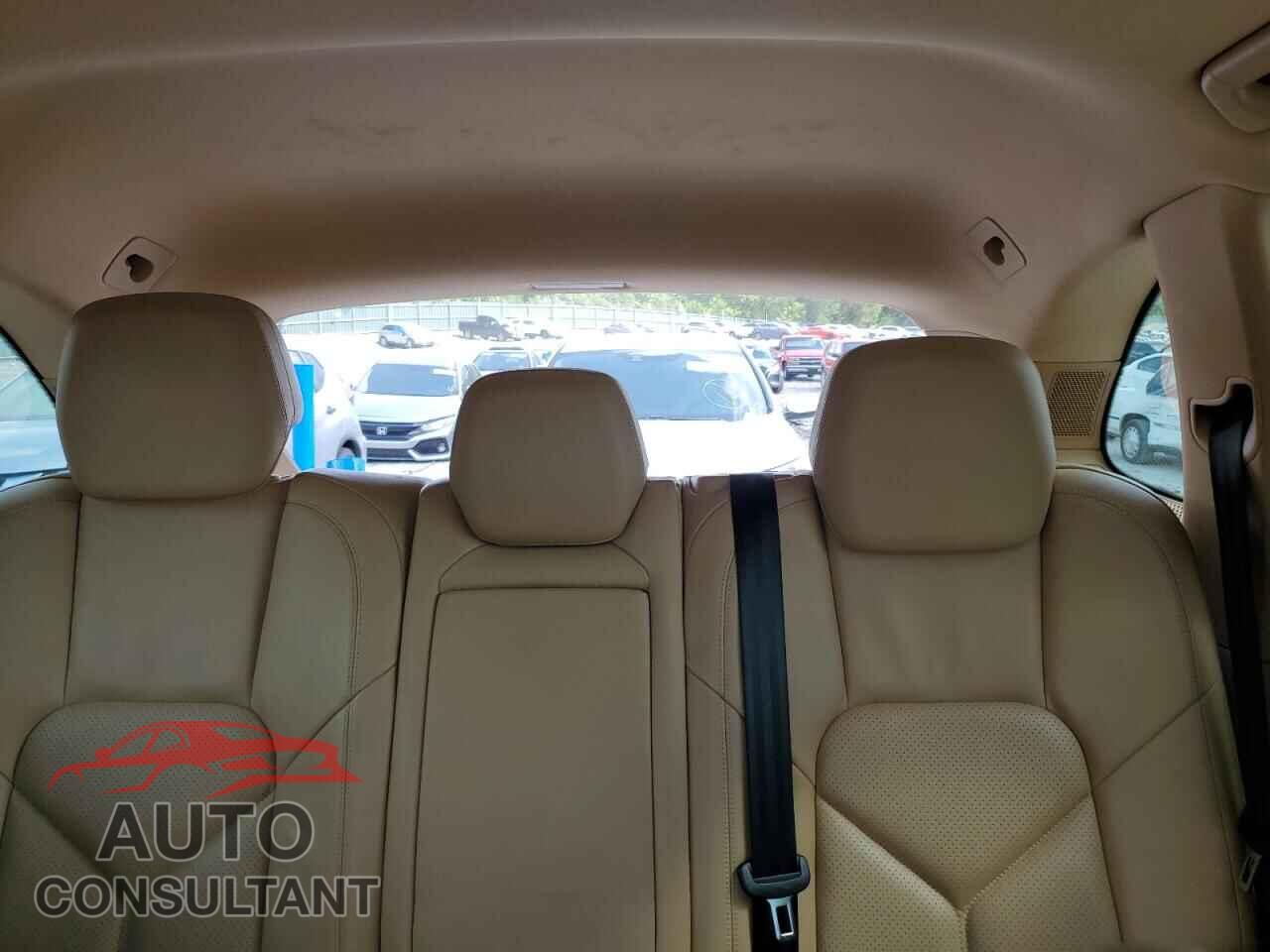 PORSCHE CAYENNE 2012 - WP1AB2A2XCLA51159