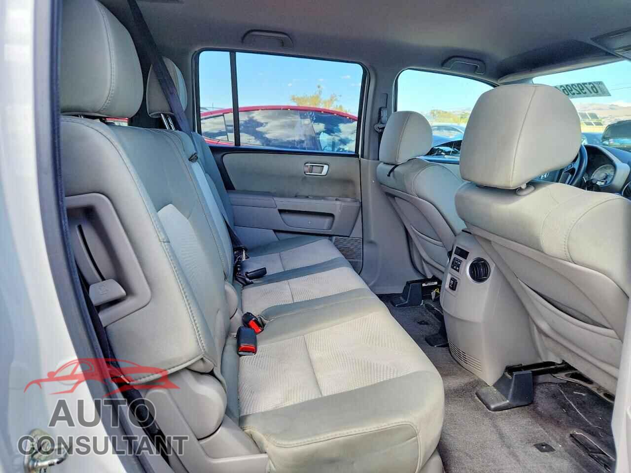 HONDA PILOT 2013 - 5FNYF3H26DB001167