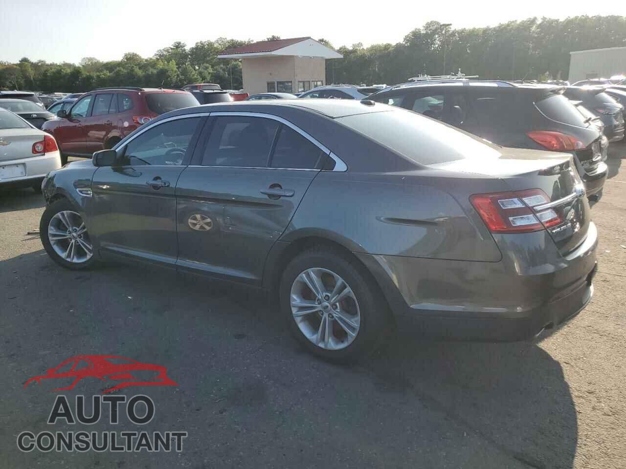 FORD TAURUS 2019 - 1FAHP2E85KG110213