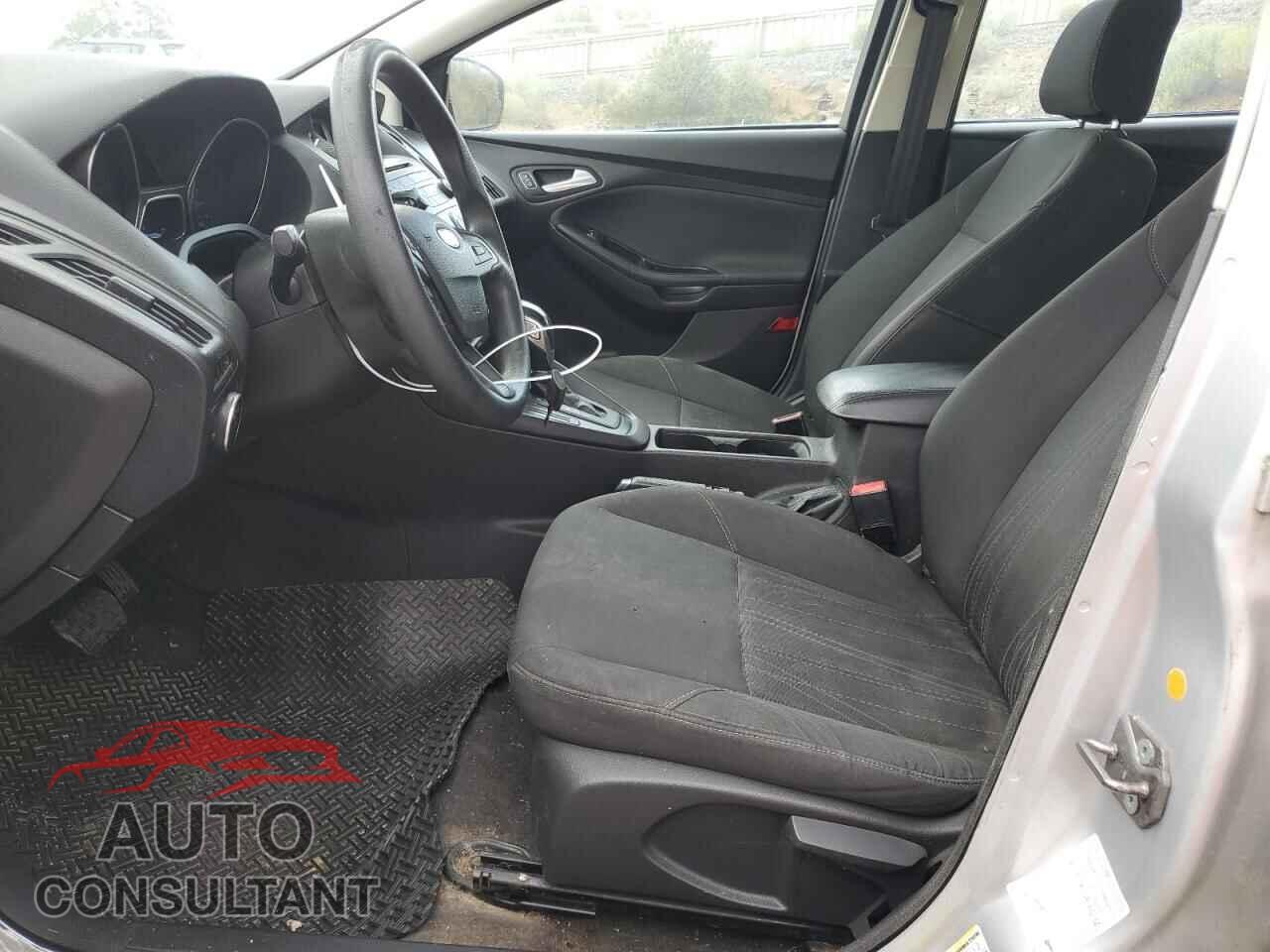 FORD FOCUS 2015 - 1FADP3F28FL244743