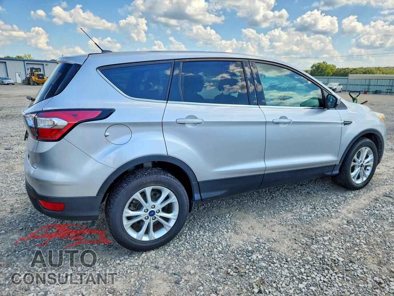 FORD ESCAPE 2017 - 1FMCU9GD2HUC65971