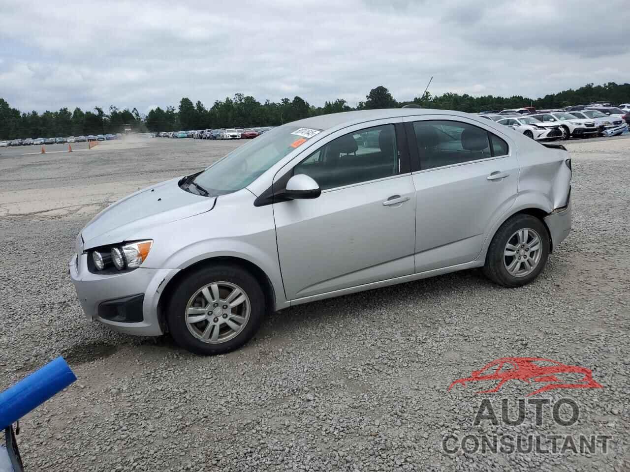 CHEVROLET SONIC 2015 - 1G1JC5SH3F4200795