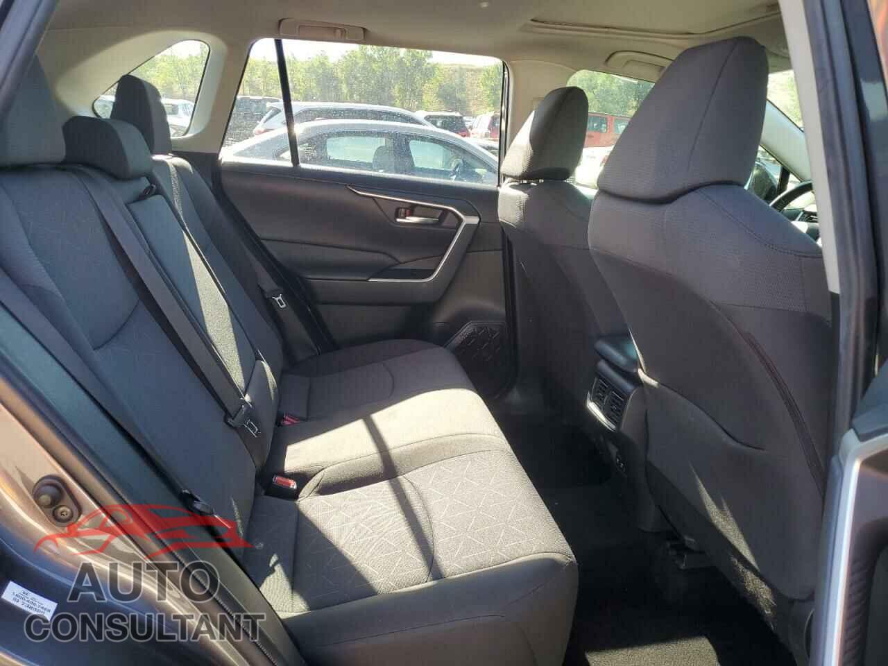 TOYOTA RAV4 2019 - JTMP1RFVXKJ020028