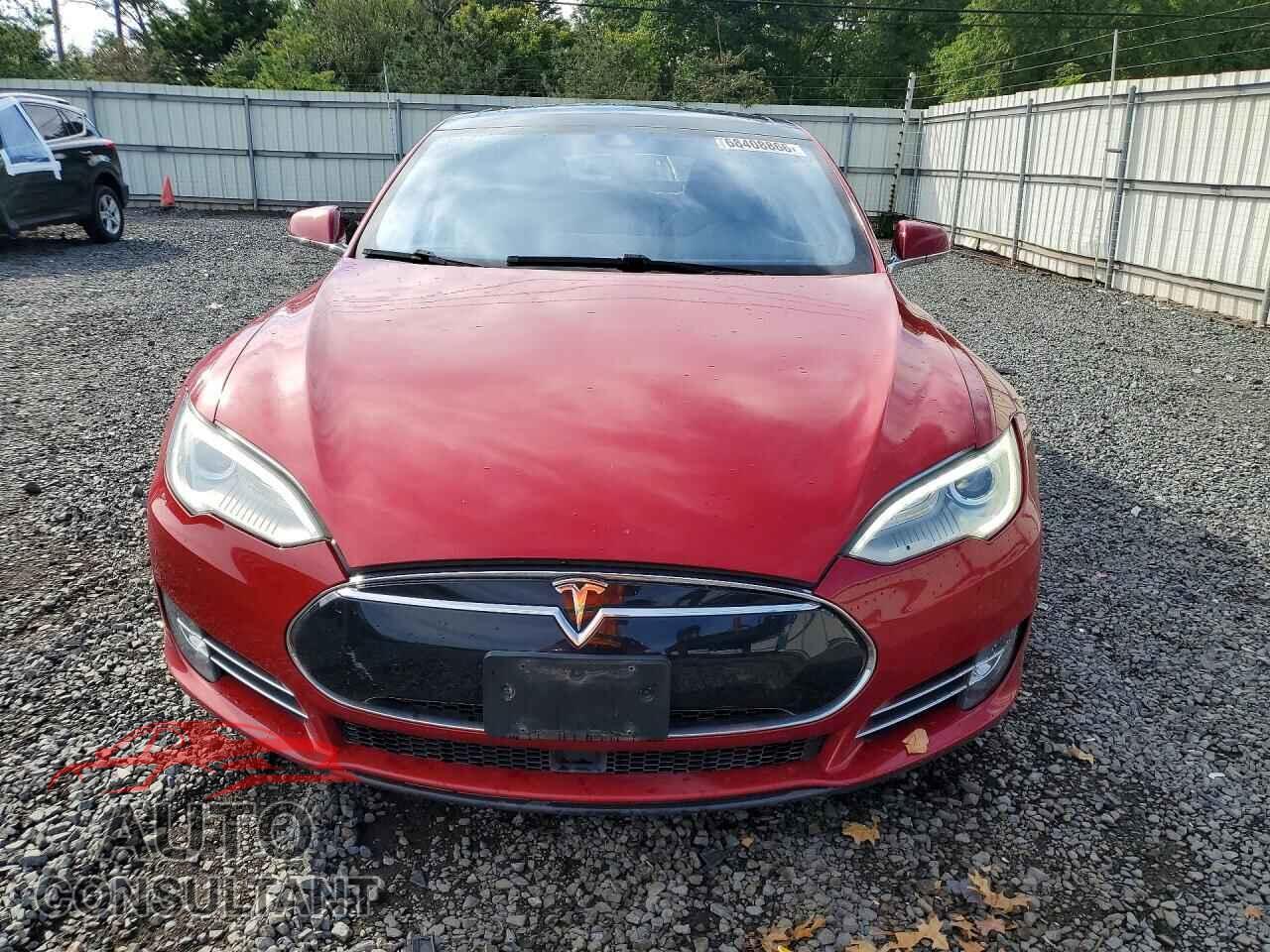 TESLA MODEL S 2015 - 5YJSA1S24FF085977