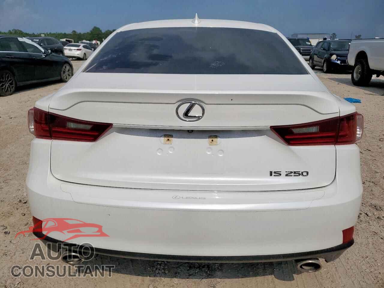 LEXUS IS 2015 - JTHBF1D20F5068446